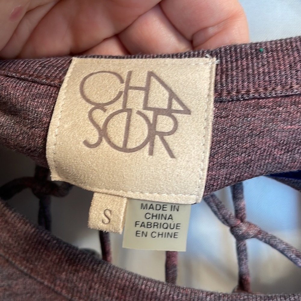 Open back featured light sweater - Picture 3 of 7